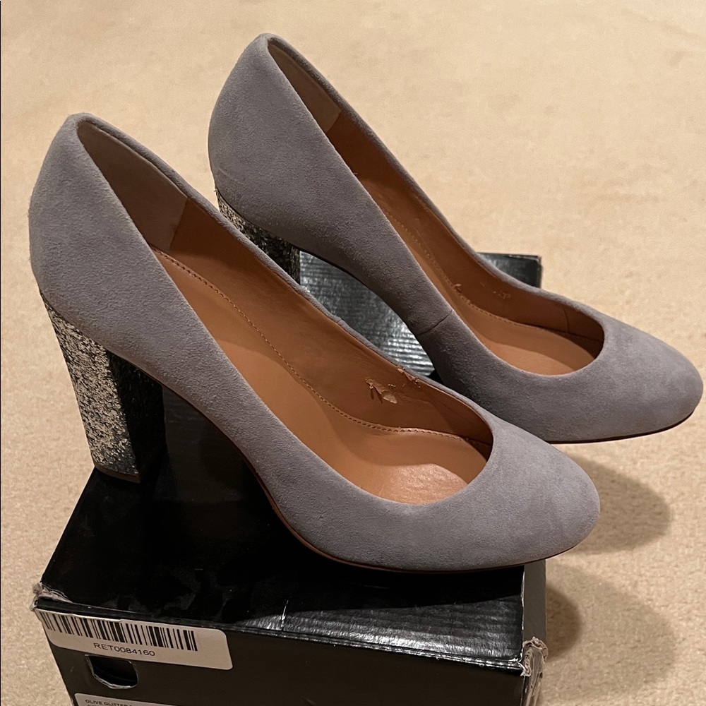 NEW IN BOX J.Crew misty fog grey faux suede Olive glitter pumps
